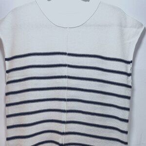 Sleeveless White and Black Sweater Medium stylish trend women